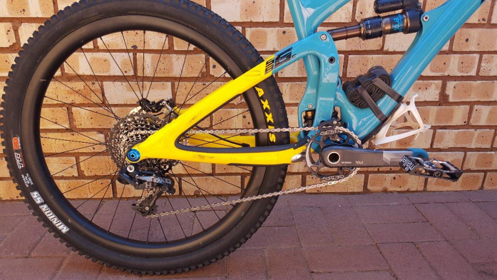 yeti dual suspension mountain bike