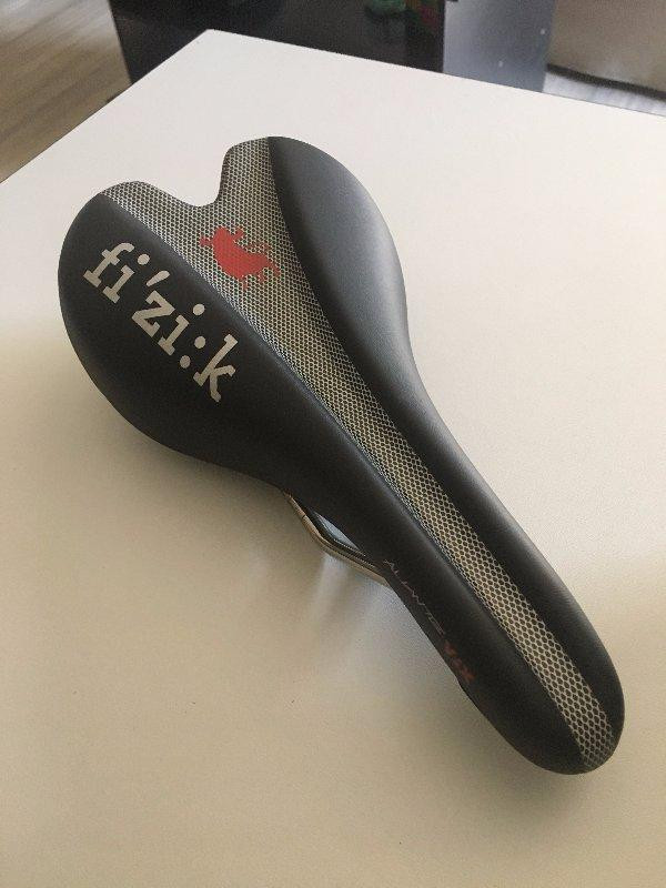 FIZIK ALIANTE VSX カーボン フィジーク（fi'zi:k） FIZIK アリアンテ ALIANTE VSX 140mm カーボン