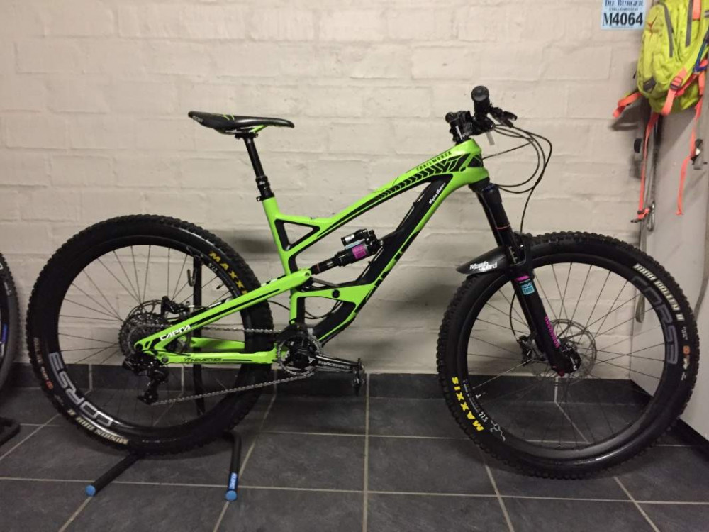2015 YT CAPRA CF (CARBON FRAME) Dual Suspension Mountain Bikes