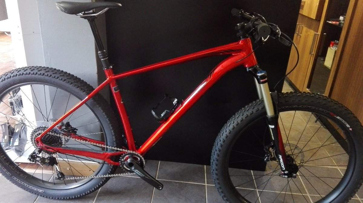 Specialized Fuse Comp 6Fattie MY16 Large | Hardtail Mountain Bikes