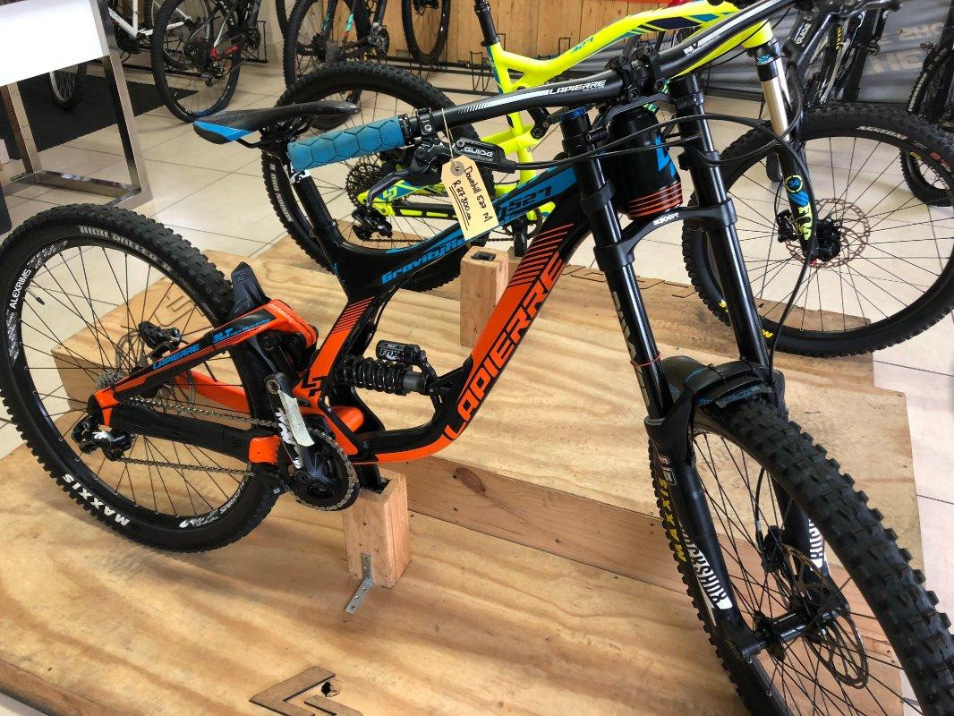 Lapierre Downhill 527 Med R27 300 Mountain Bikes Bike Hub