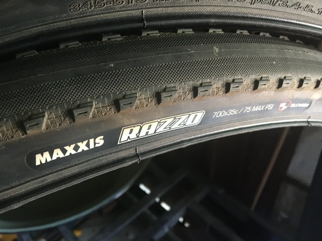 SOLD Maxxis Razzo 700x35c Gravel Bike Tyres Bike Hub