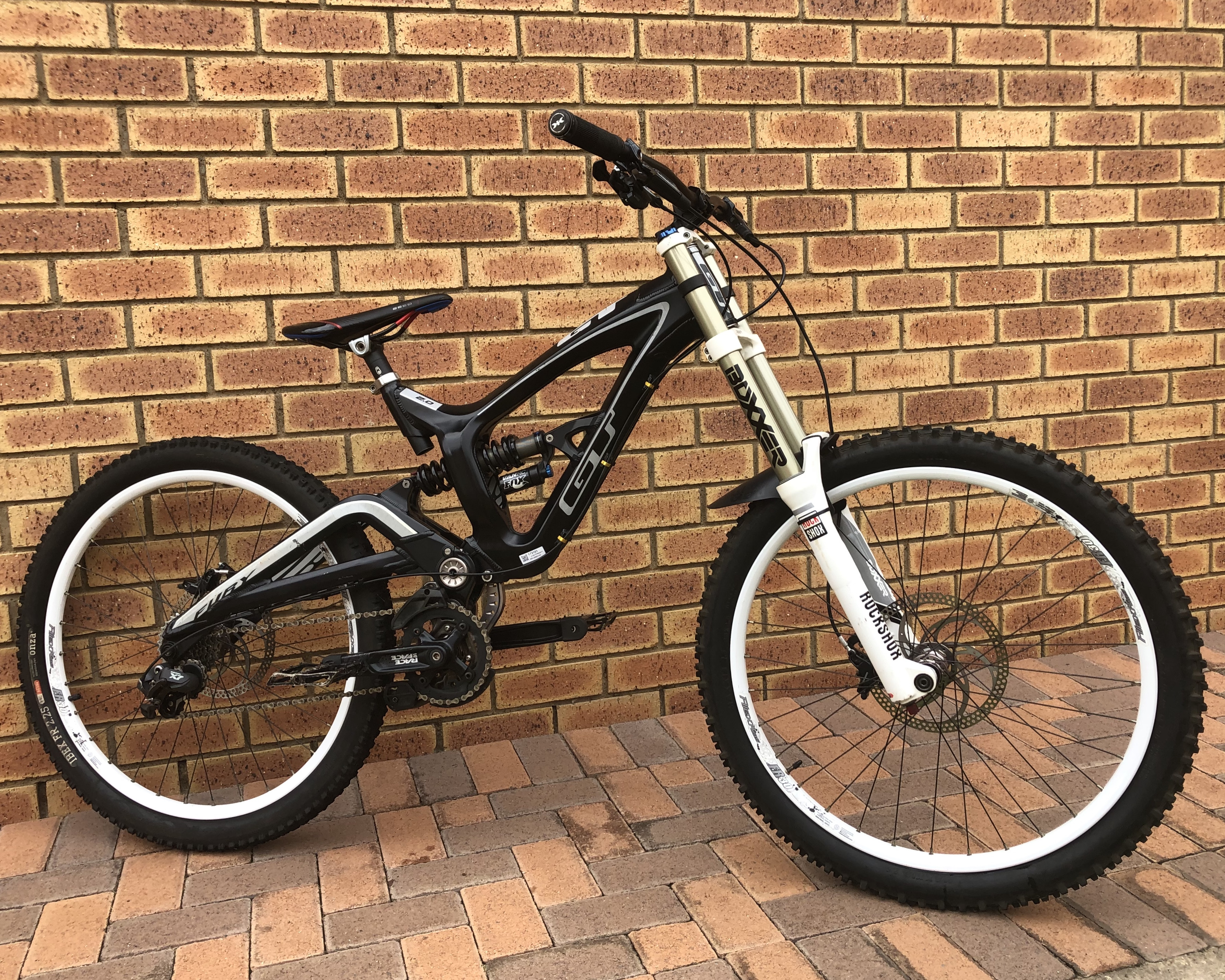 GT Fury 2.0 Large | Downhill Bikes | Bike Hub
