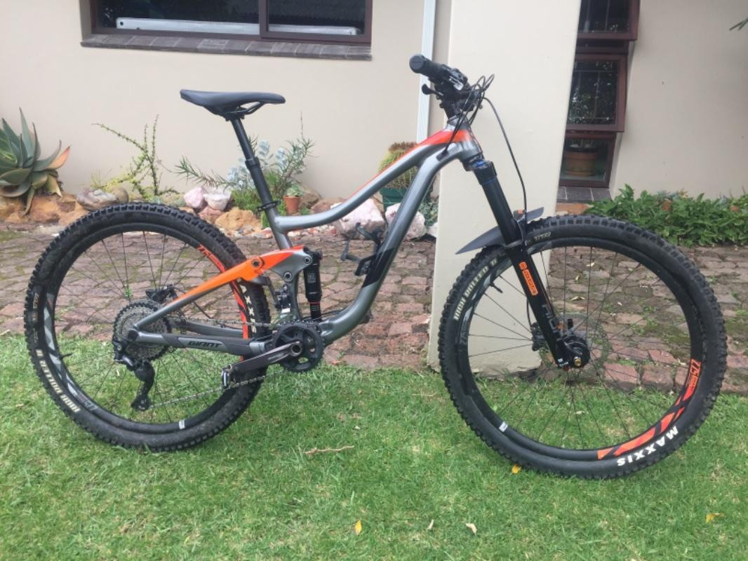 Giant Trance 3 | Dual Suspension Mountain Bikes | Bike Hub
