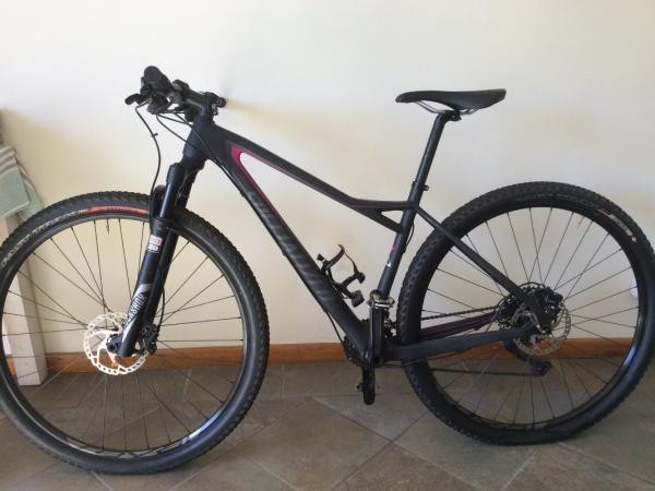 Specialized Fate Comp Carbon 29 Medium Hardtail Mountain Bikes
