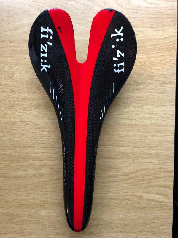 フィジーク　ARIONE CX CARBON