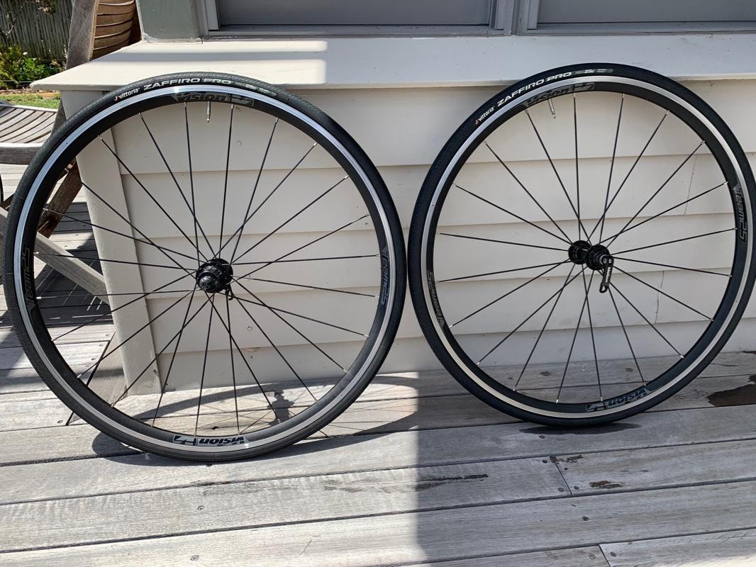 Vision Team 25 完組ホイールセット Vision Team 25 700c Road Wheelset (Includes Tyres) | Road Bike