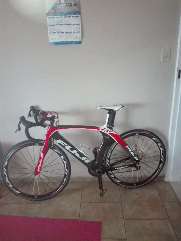 Fuji D6 Road Bikes Bike Hub