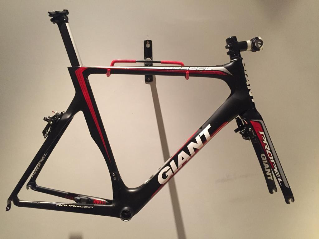 Giant Propel Frameset Bike Hub