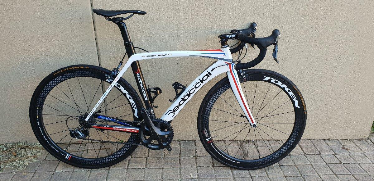Dedacciai Super Scuro Carbon Medium | Road Bikes | Bike Hub
