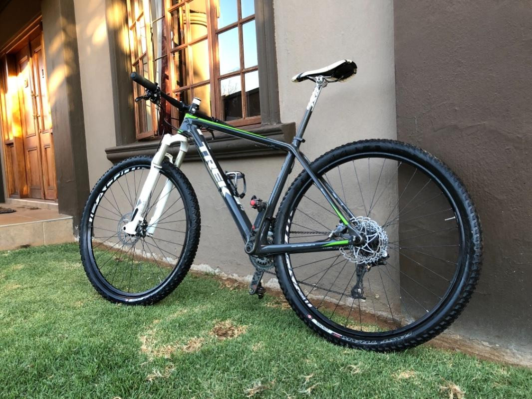 Trek Superfly 9.8 SL (SRAM XX) | Hardtail Mountain Bikes | Bike Hub