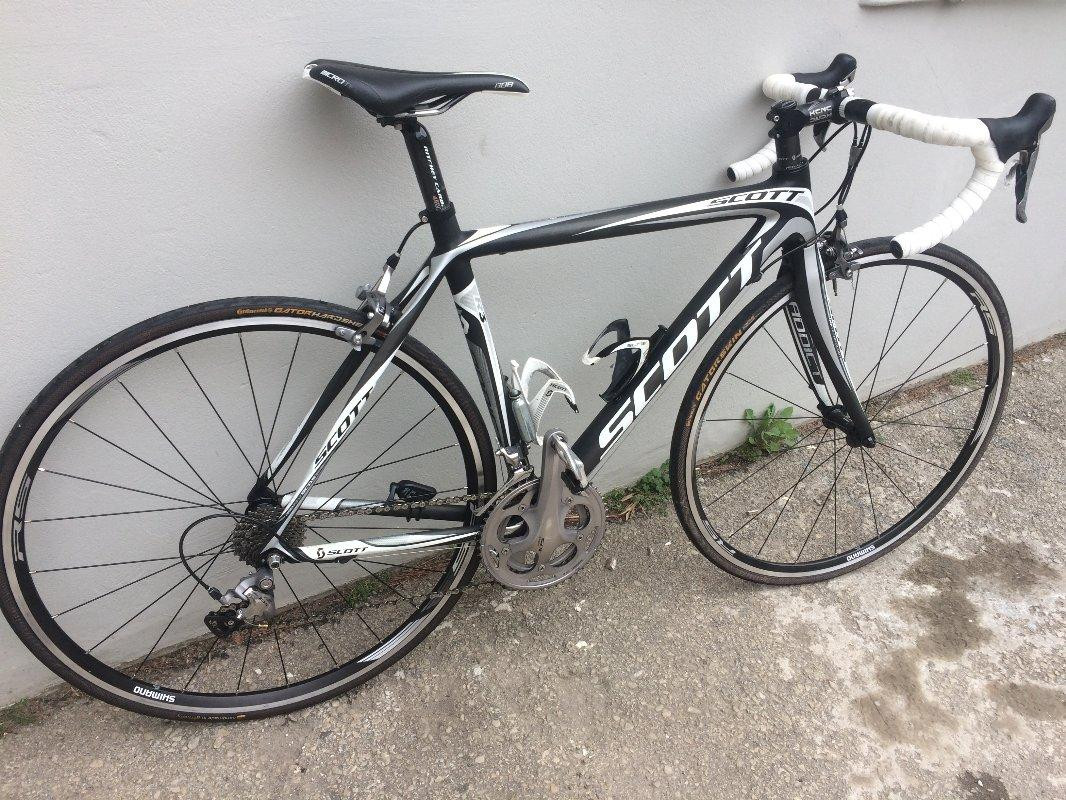 Scott Addict R3 | Road Bikes | Bike Hub