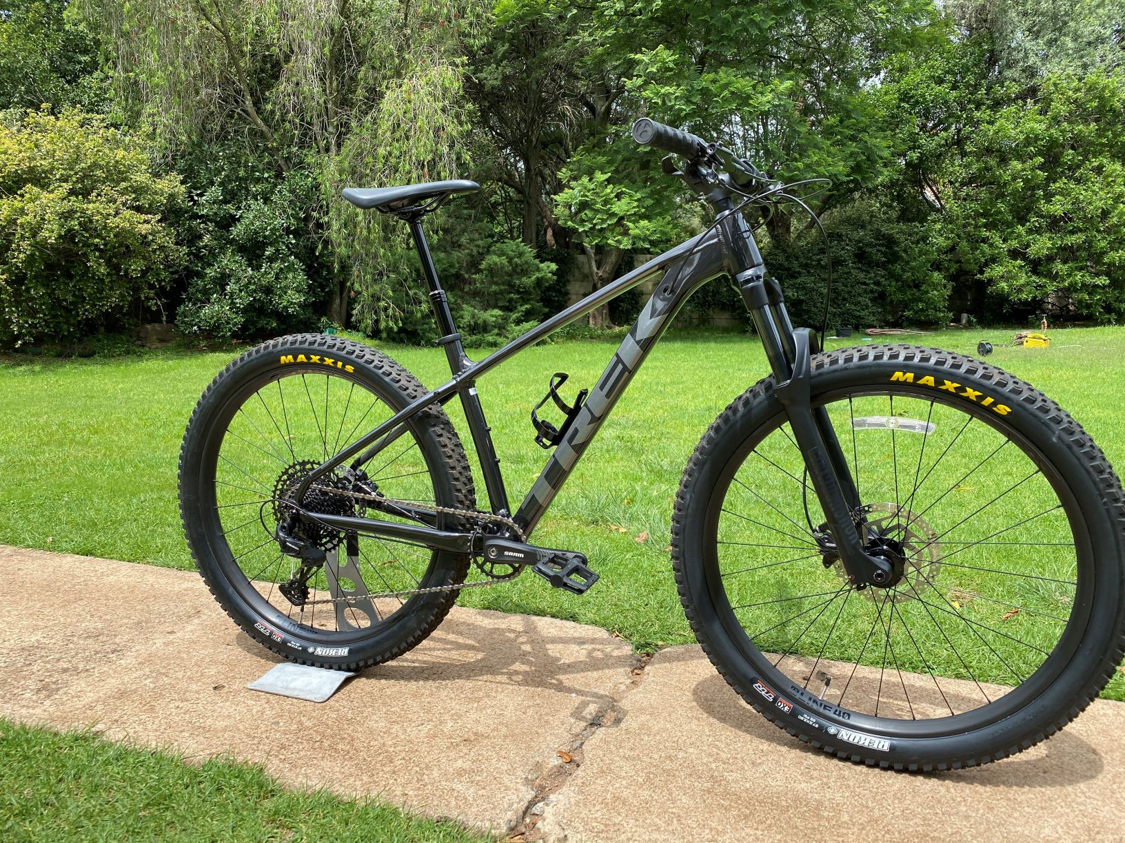 2020 Trek Roscoe Hardtail Mountain Bikes Bike Hub