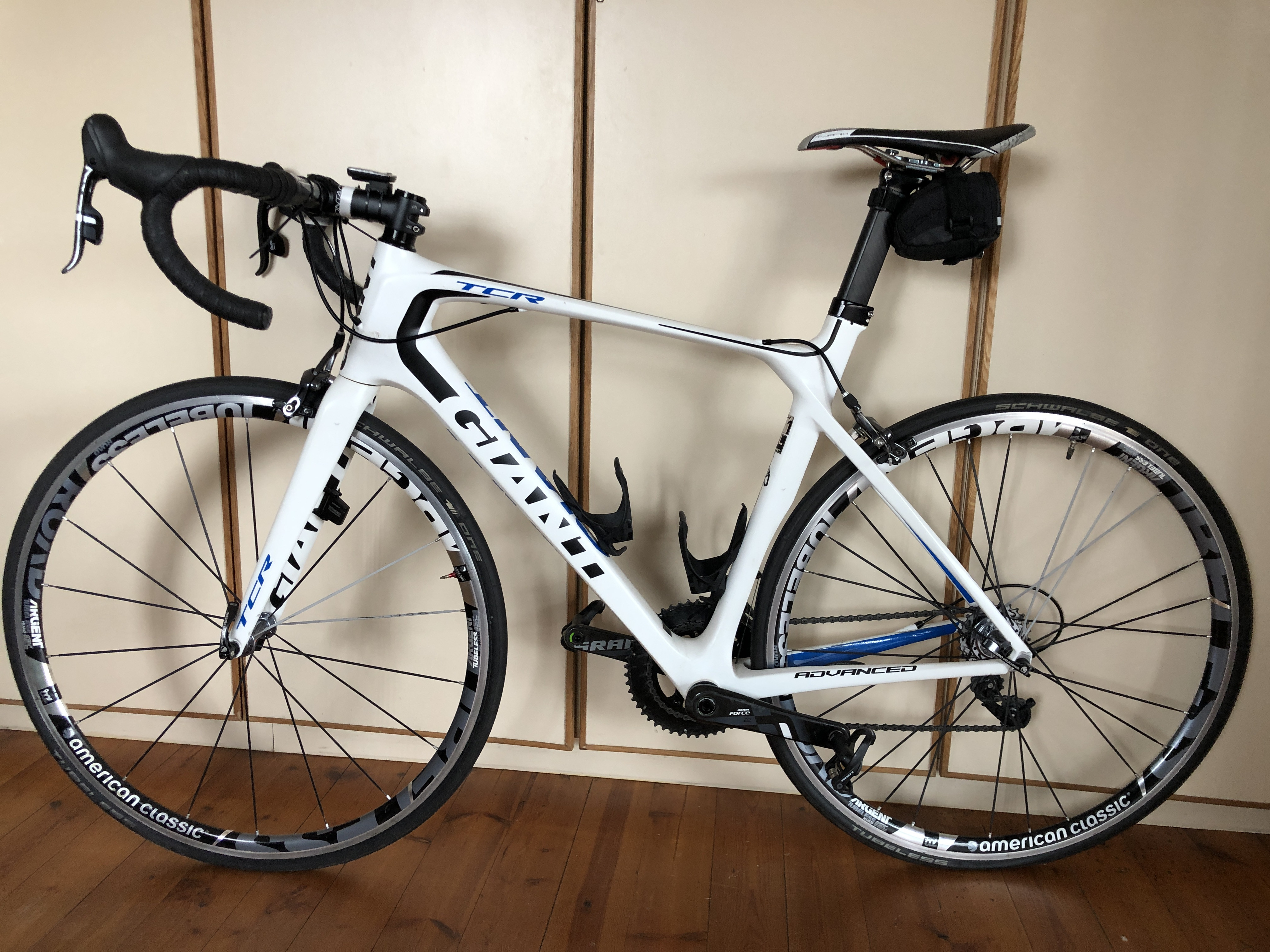 Giant TCR Advanced with SRAM Force components Road Bikes Bike Hub