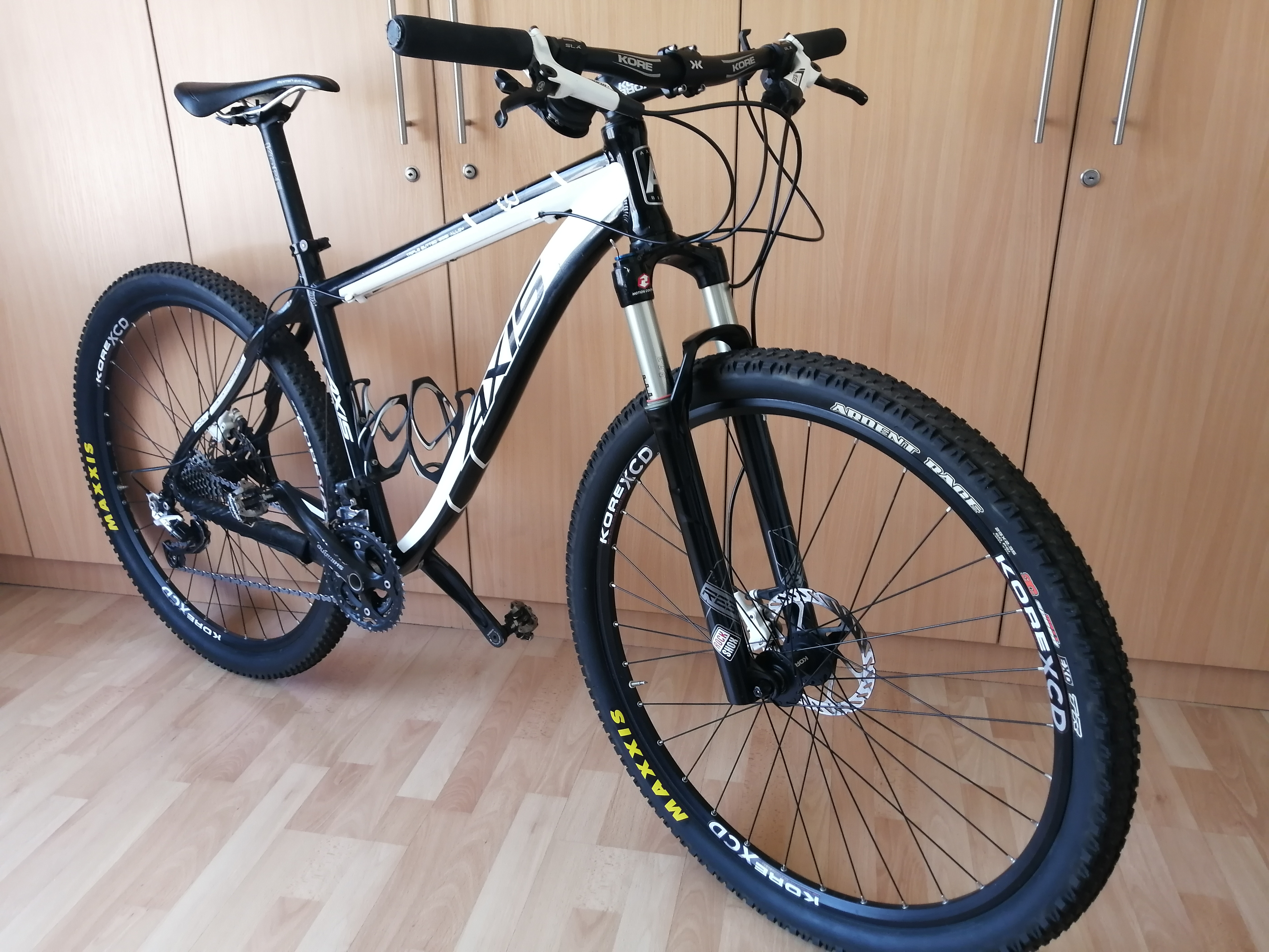 Axis A40, RockShox Reba, Shimano SLX | Hardtail Mountain Bikes