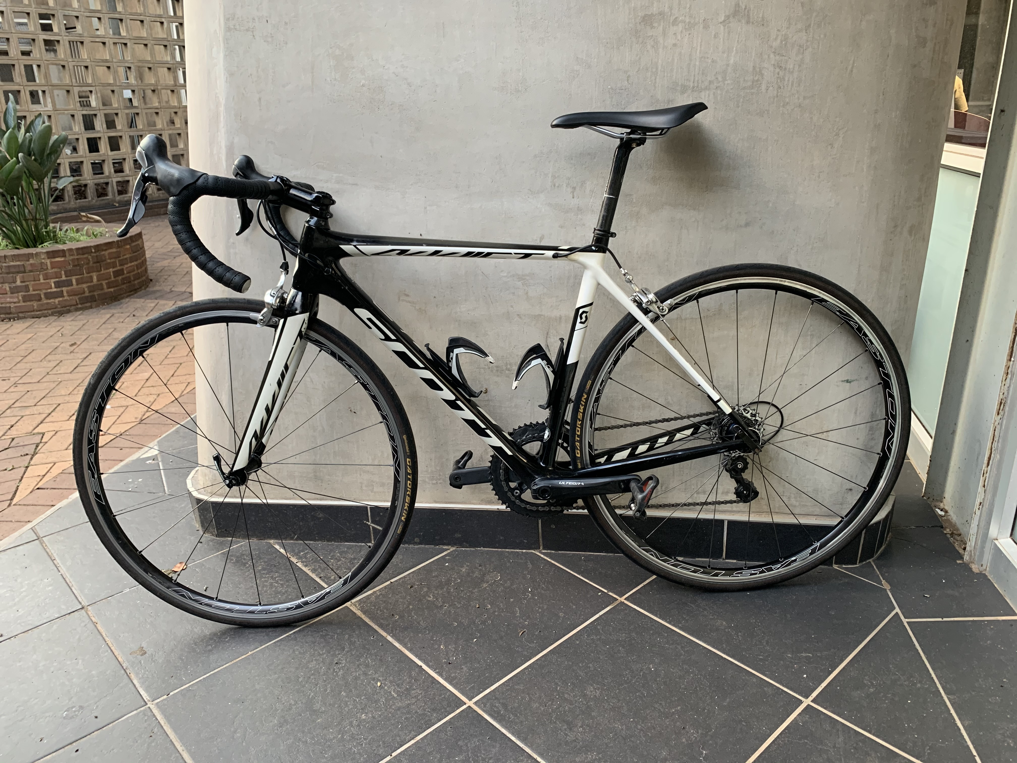 Scott Addict 30 | Road Bikes | Bike Hub