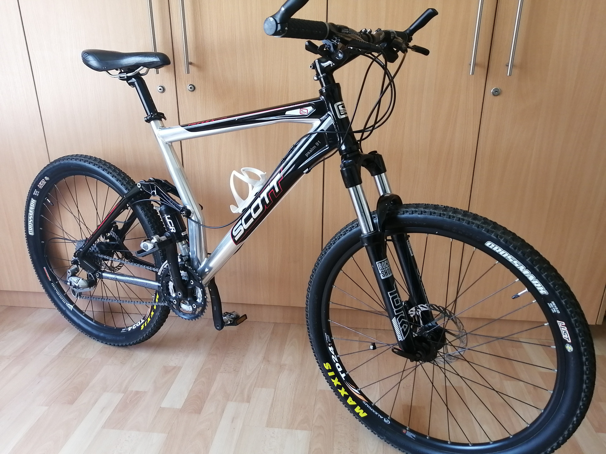 Scott Genius *NEAT* | Dual Suspension Mountain Bikes | Bike Hub