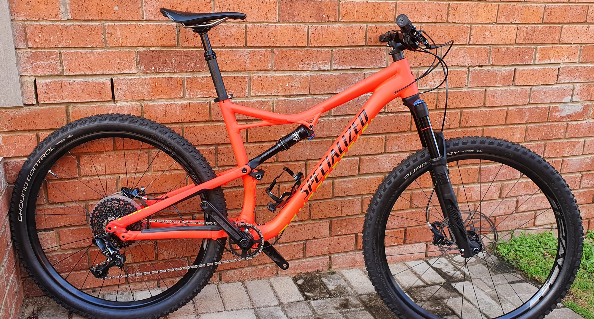 AS NEW_2018 Specialized Camber (Woman Spec) Dual Suspension