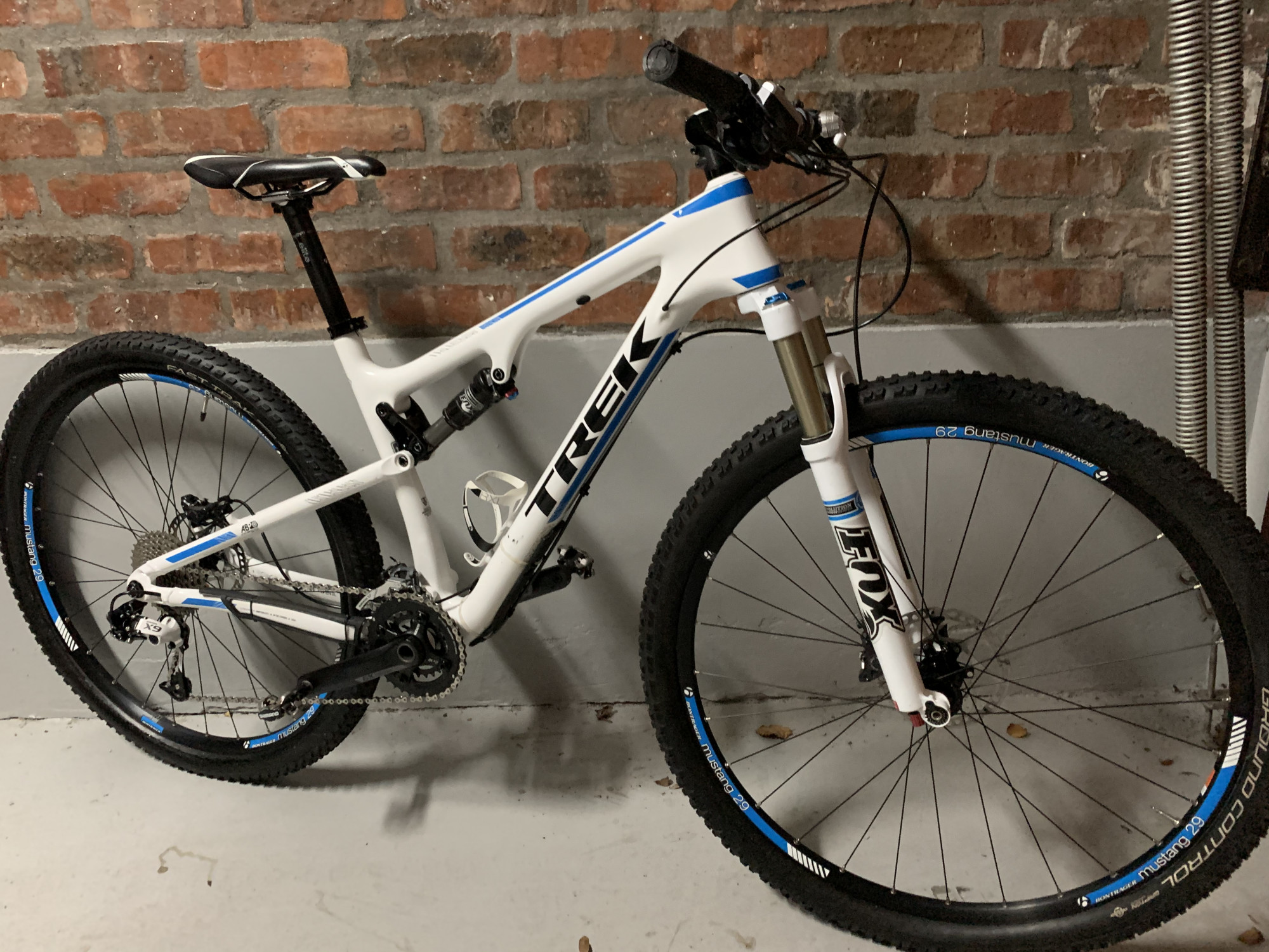 trek superfly 9.7 carbon