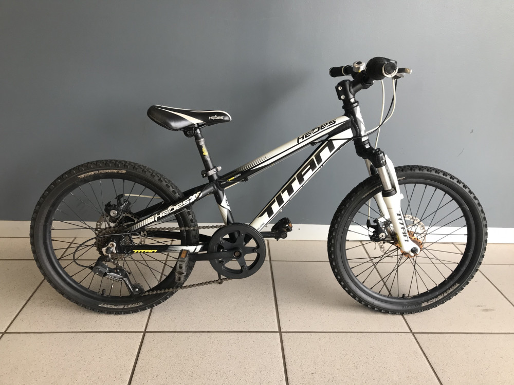 titan junior bikes