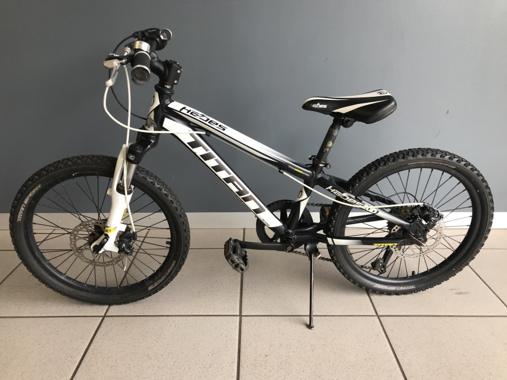 titan junior bikes
