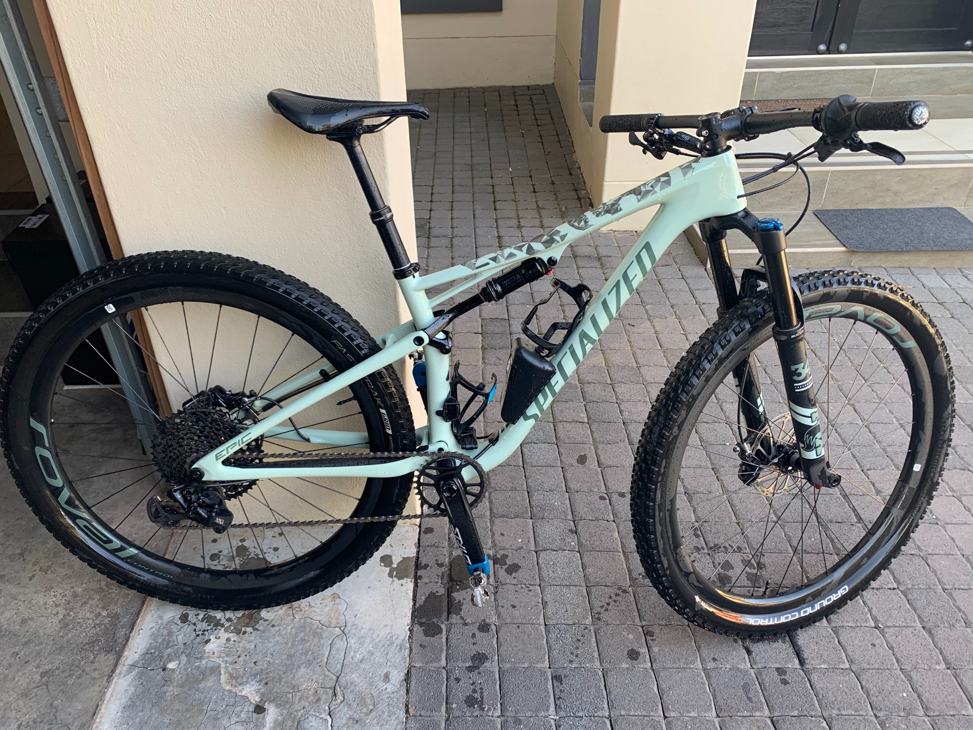 rocky mountain element mountain bike