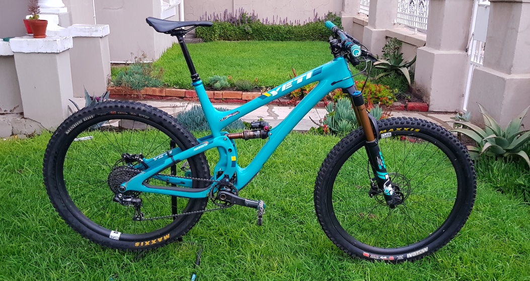 Yeti Carbon Turq Edition XL Dual Suspension Mountain Bikes