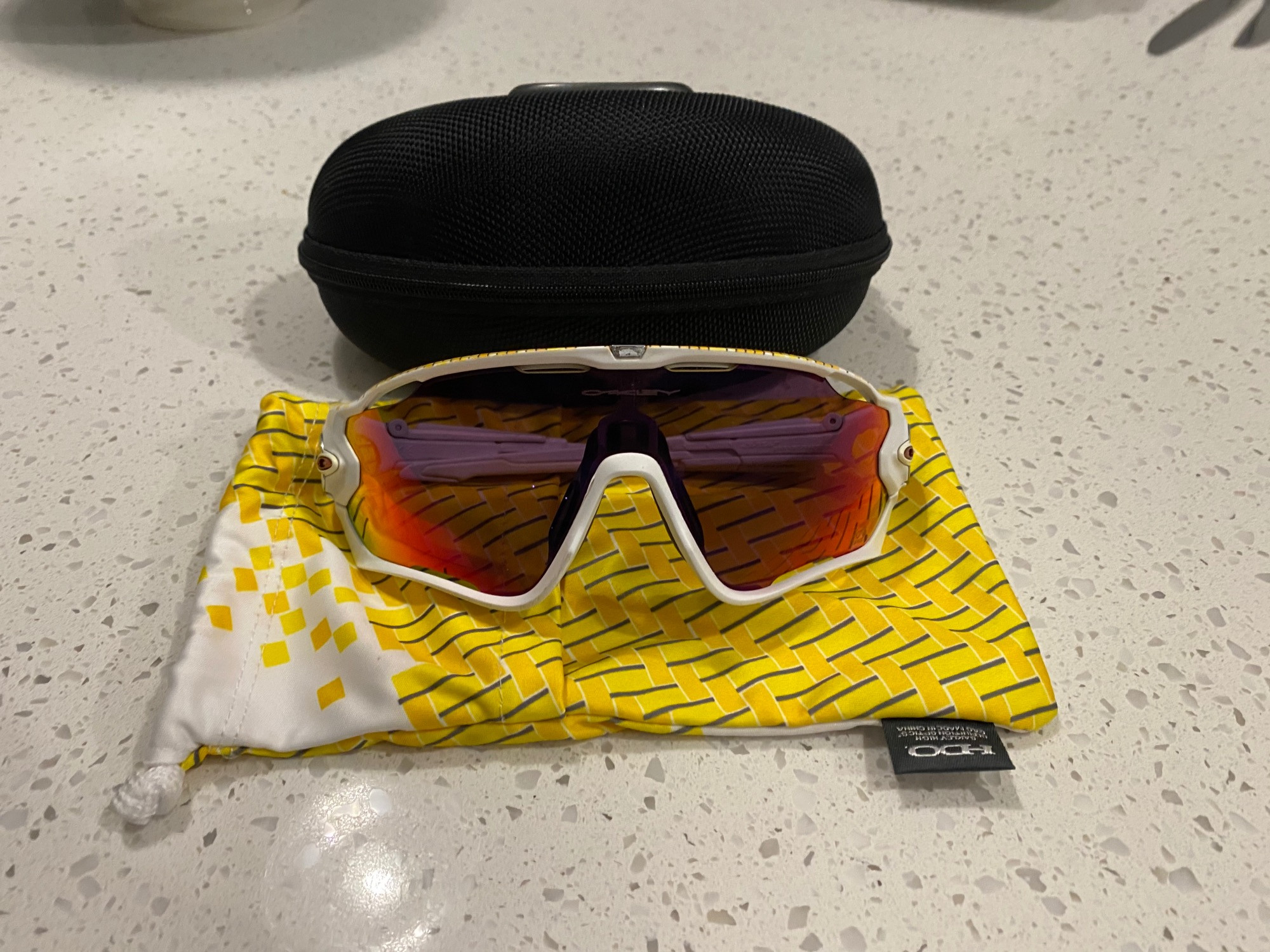 Oakley Jawbreaker Tour de France edition | Eyewear | Bike Hub