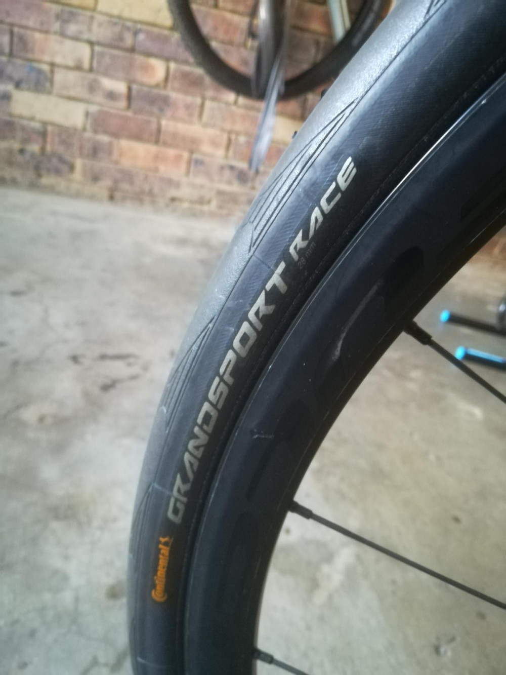 28mm gravel tyres