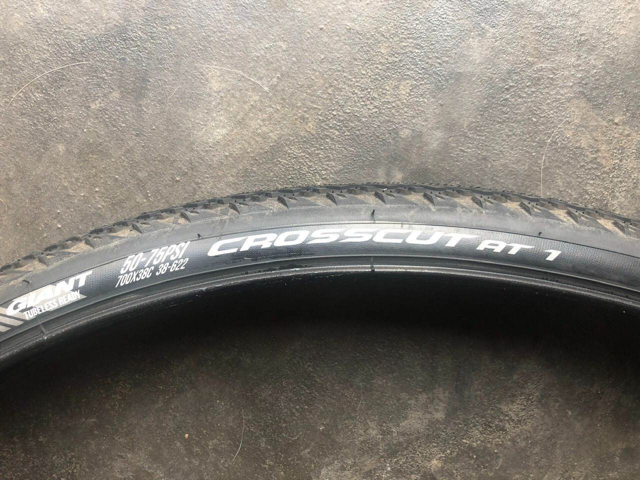 Giant Crosscut AT 38C tyres Gravel Bike Tyres Bike Hub