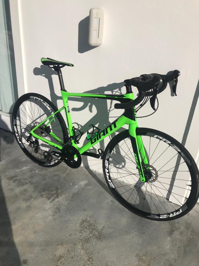 Giant Defy Advanced 2 (2018) | Road Bikes | Bike Hub Giant Defy Advanced 2 (2018) | Road Bikes | Bike Hub