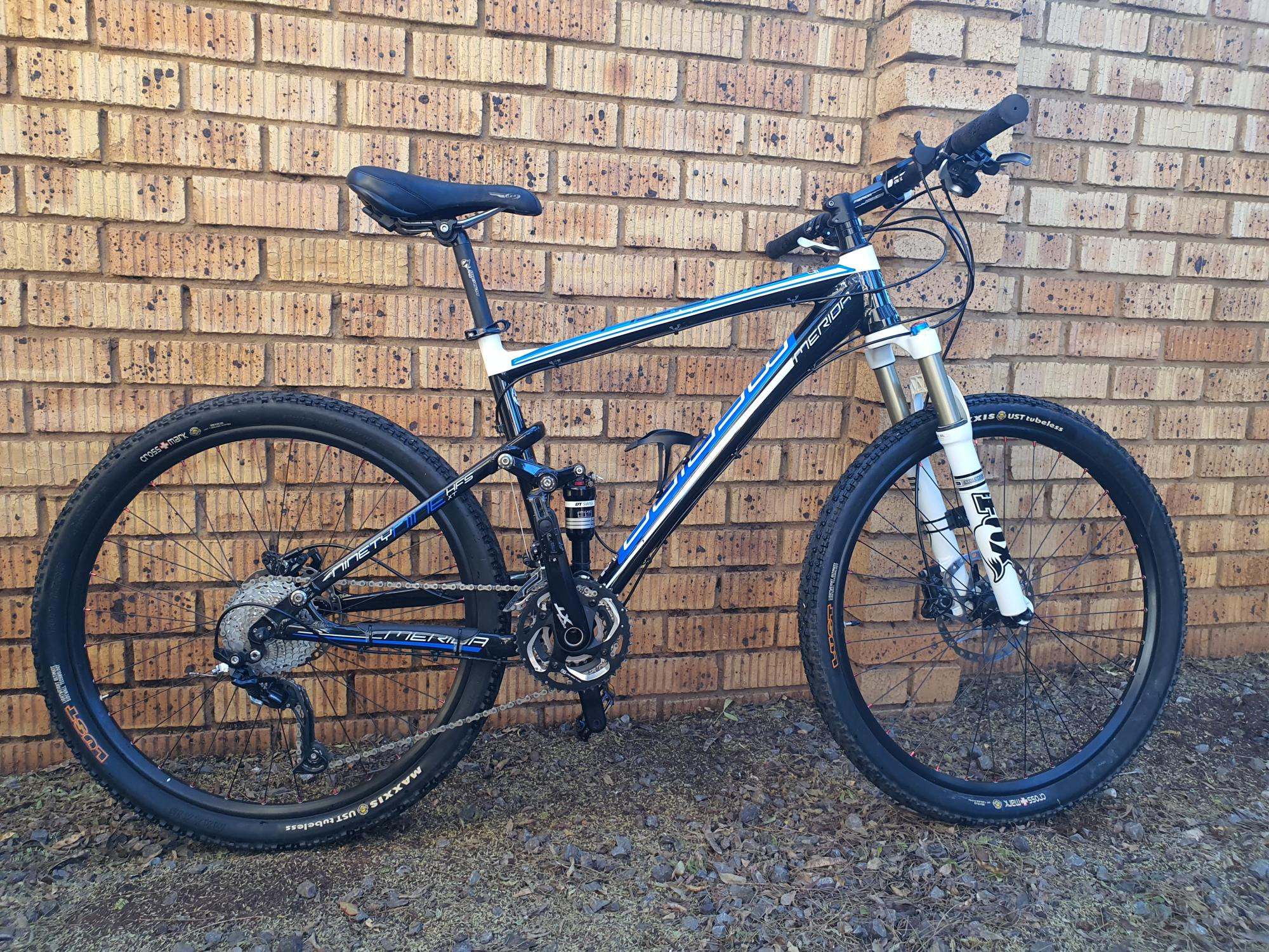 Merida Ninety Nine HFS XT - 26er | Dual Suspension Mountain Bikes