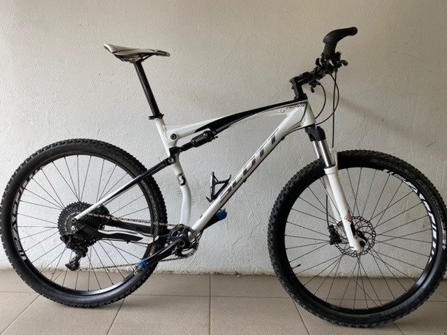 Selling my Scott Scale team Dual Suspension Mountain Bikes