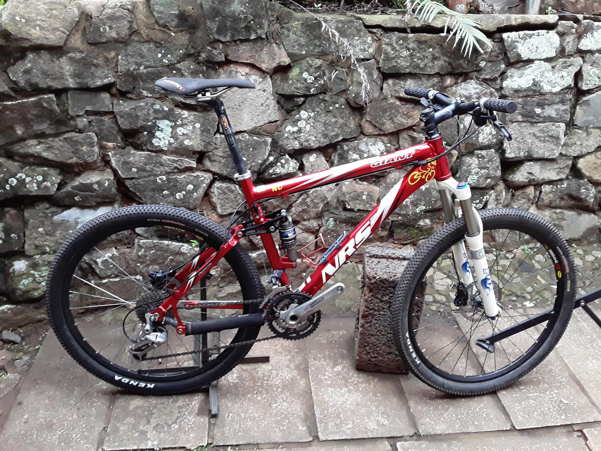 Giant NRS Dual Suspension | Dual Suspension Mountain Bikes | Bike Hub