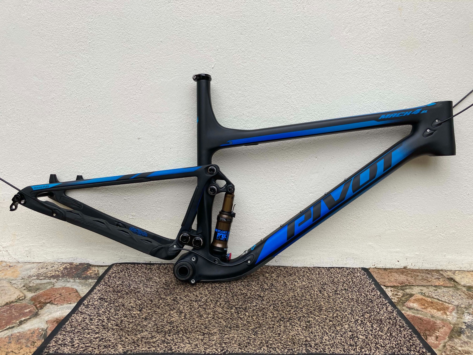 Pivot Mach4 SL Frame (XL) XC race bike 100mm Dual Suspension