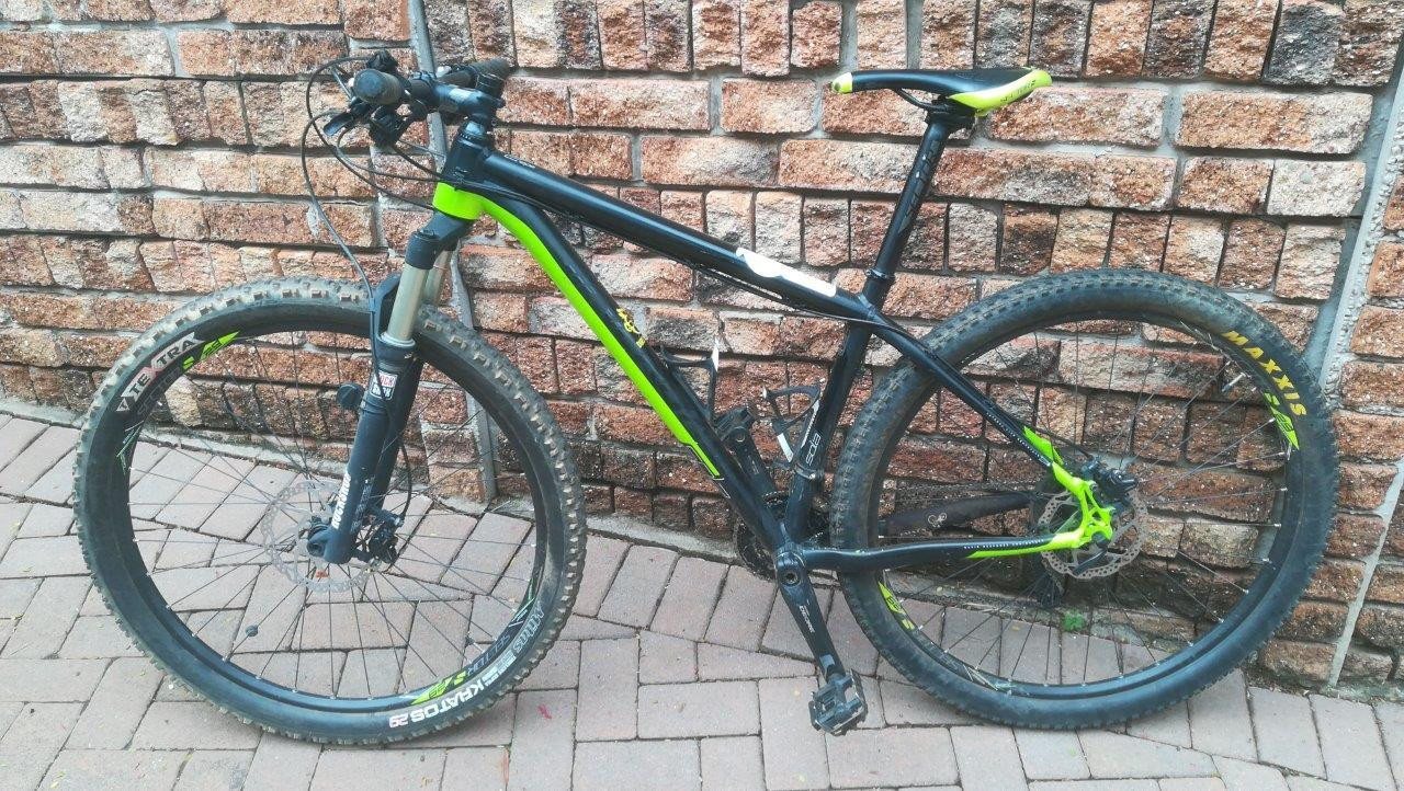 silverback sola 2 price