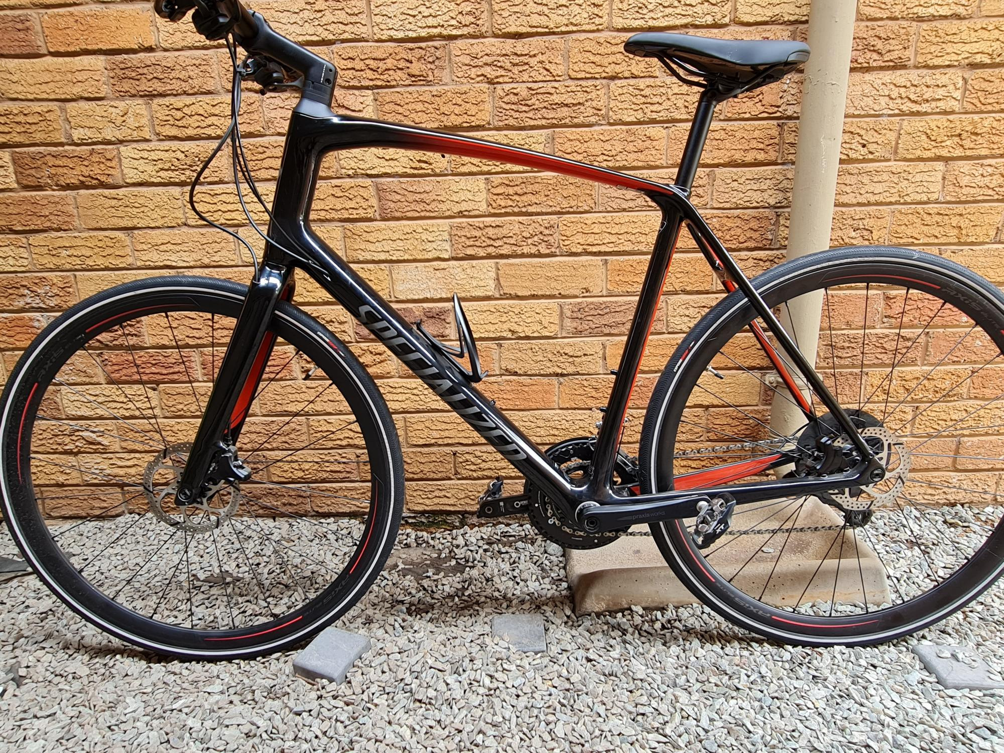 スペシャライズド　Sirrus Men Elite Carbon Disc 2019 Specialized Sirrus Men Elite Carbon – Rock N' Road