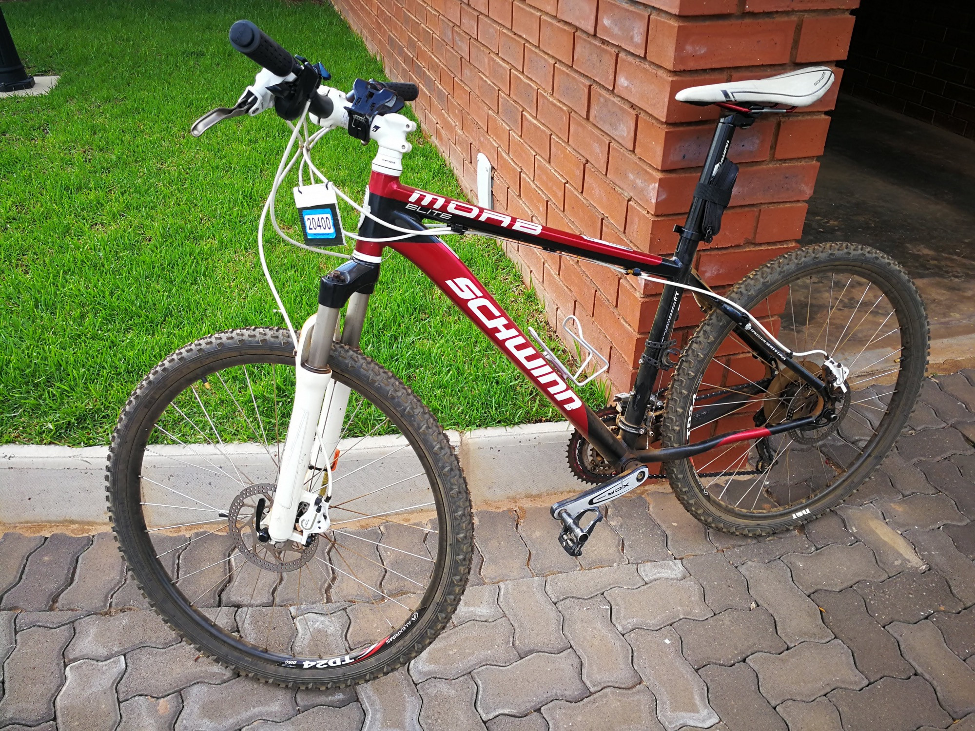 Schwinn Moab Elite | Hardtail Mountain Bikes | Bike Hub
