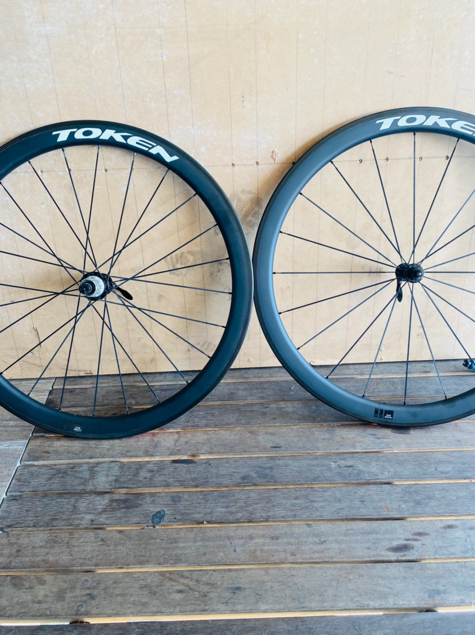 Token C45 Resolute Carbon clincher wheelset | Road Bike Wheels