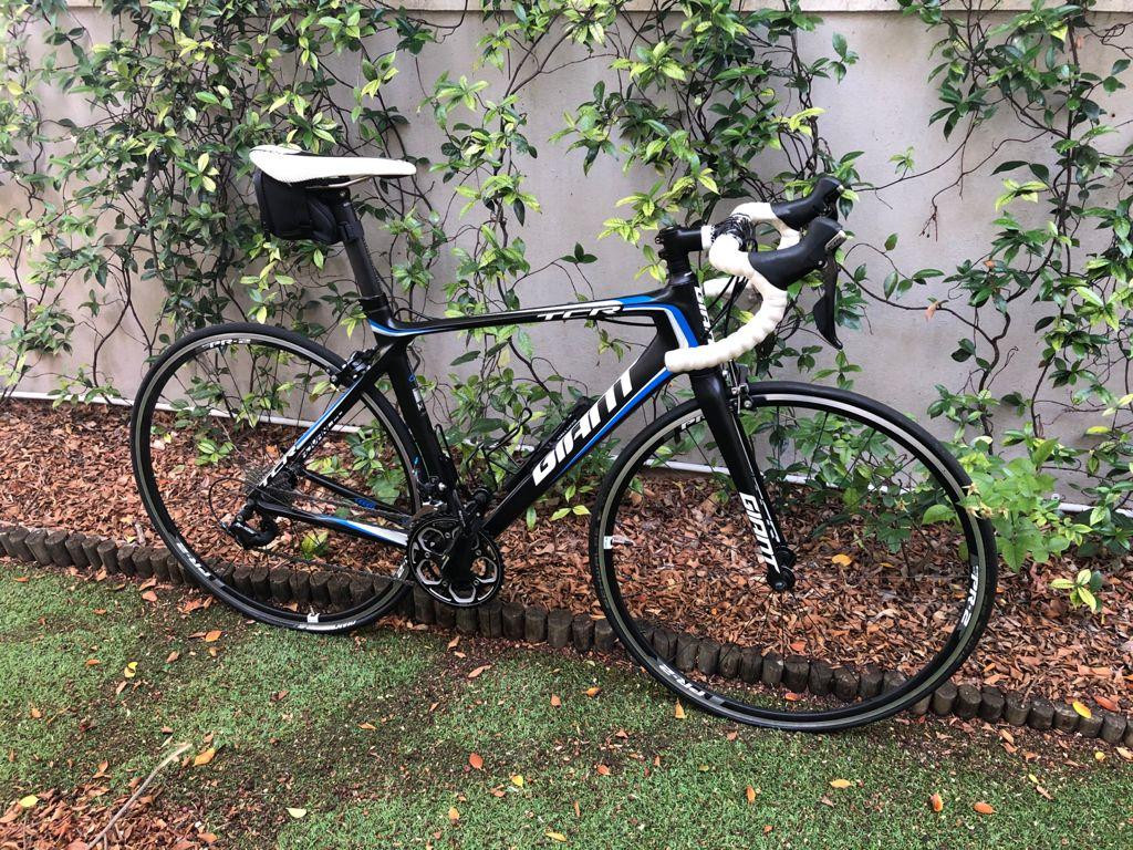 Giant TCR Advanced Compact 2015 (Medium-50) Road Bikes Bike Hub