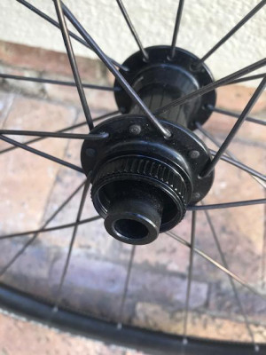 DT Swiss R470DB wheelset (Formula Hubs 