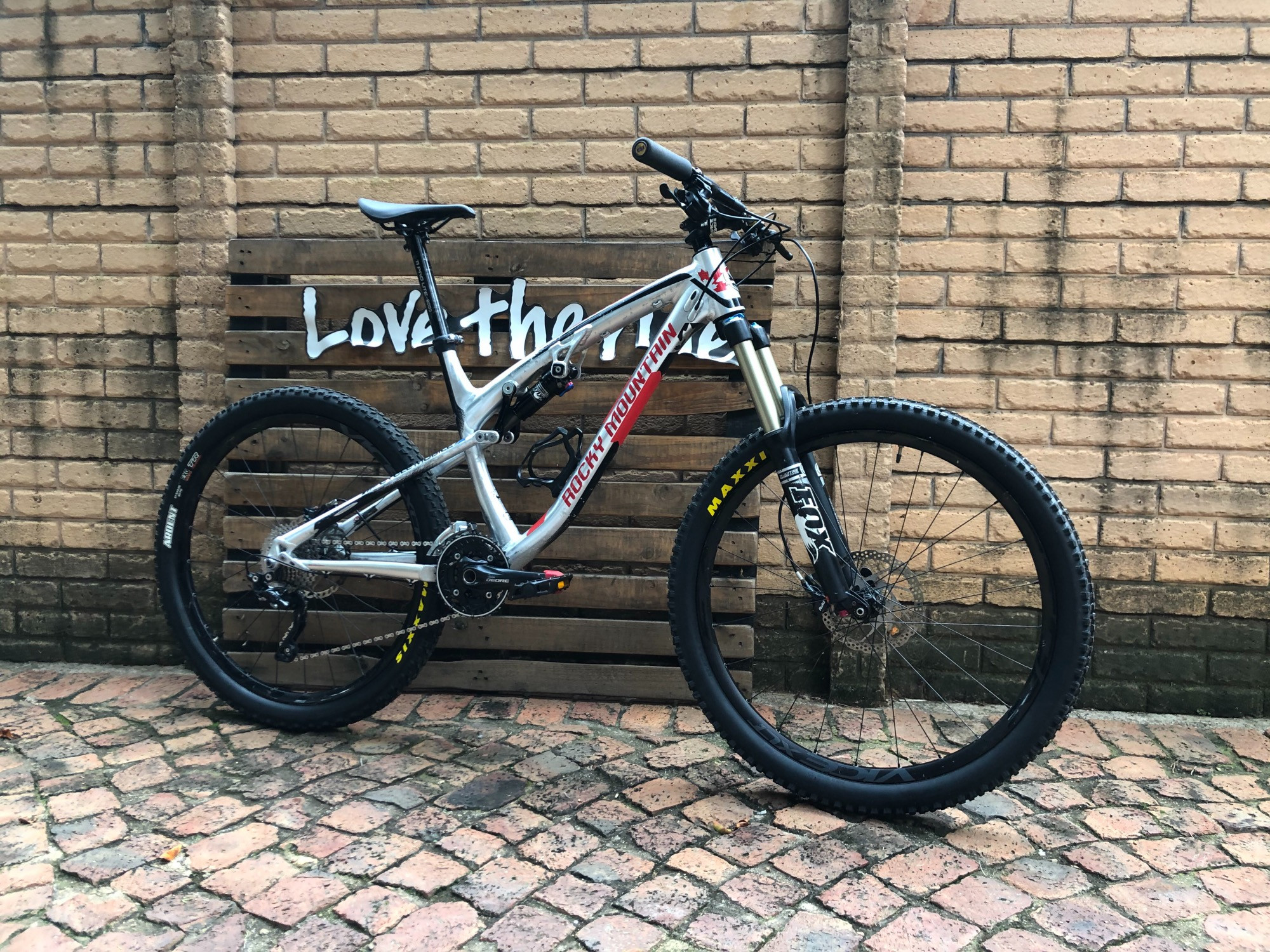 Rocky Mountain Altitude 750 Dual Suspension Mountain Bikes