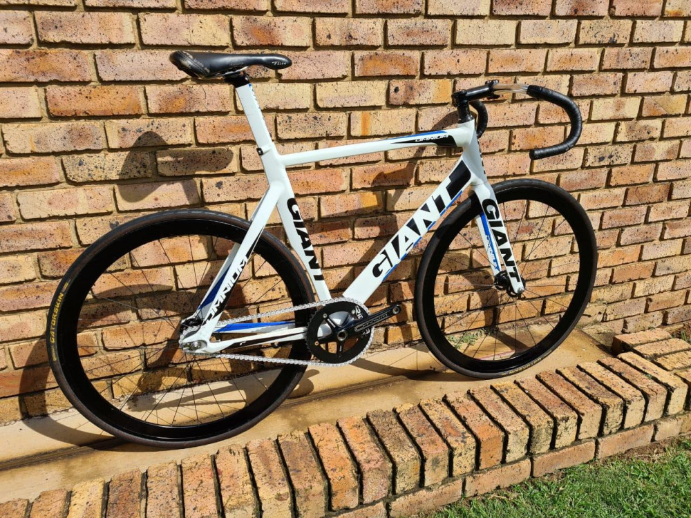 Large GIANT track bike | Bike Hub