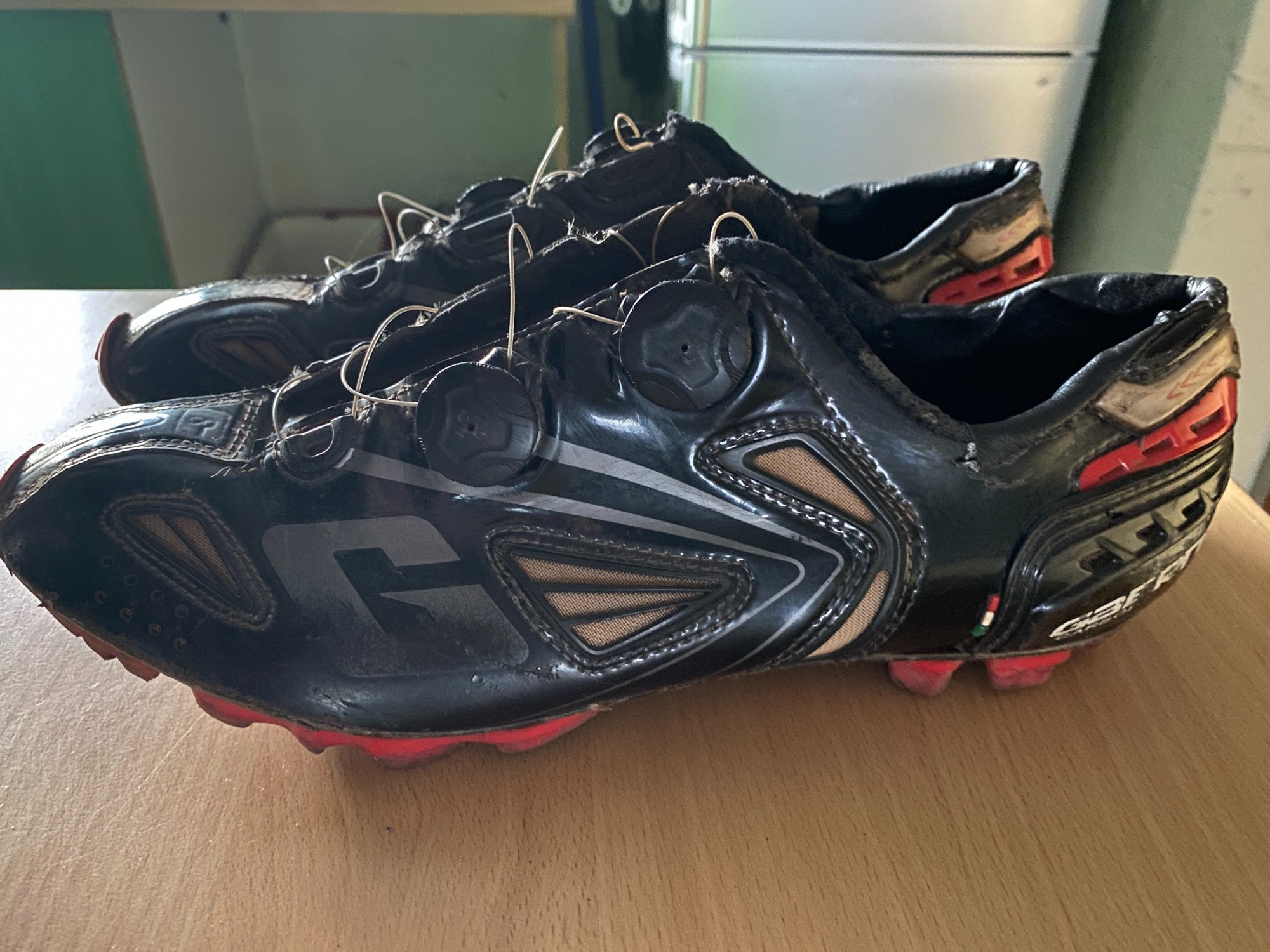 Gaerne carbon fibre EPS shoes Bike Hub