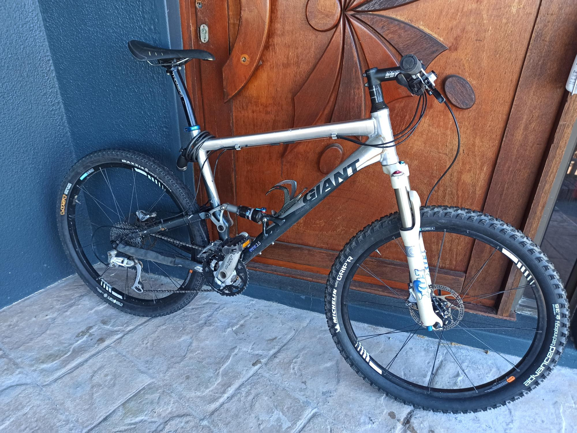 Giant Anthem M/L -black silver 26