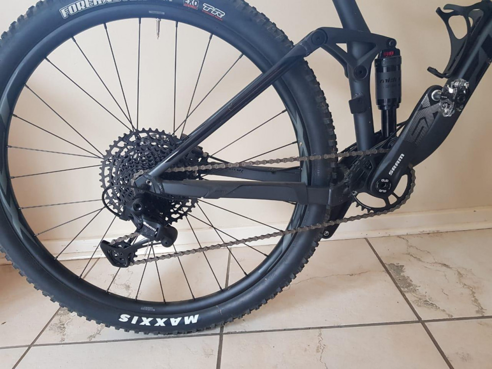 NEW XL GIANT STANCE MOUNTAIN BIKE 