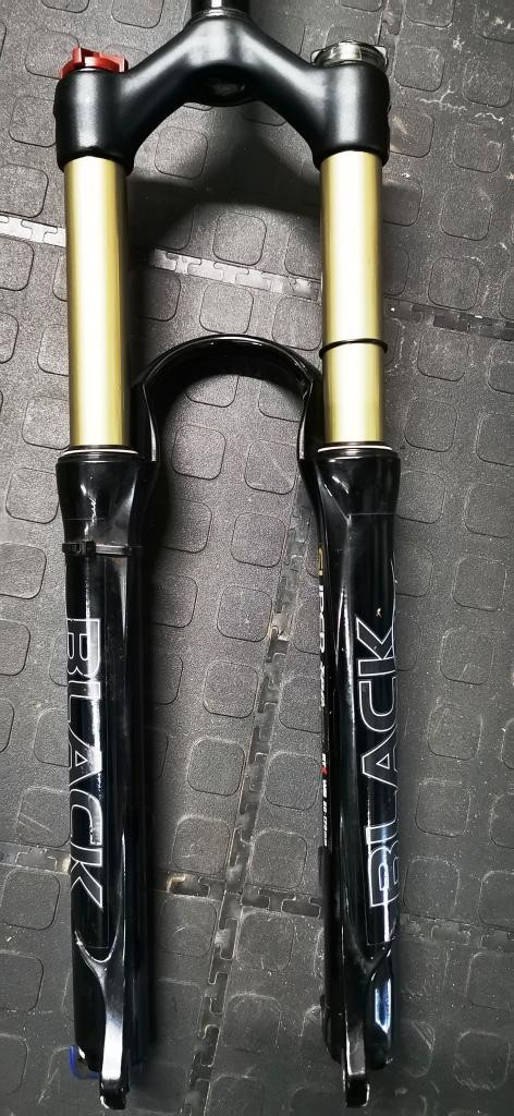 Manitou BLACK 可変100mm〜120mmストローク Manitou BLACK 可変100mm〜120mmストローク