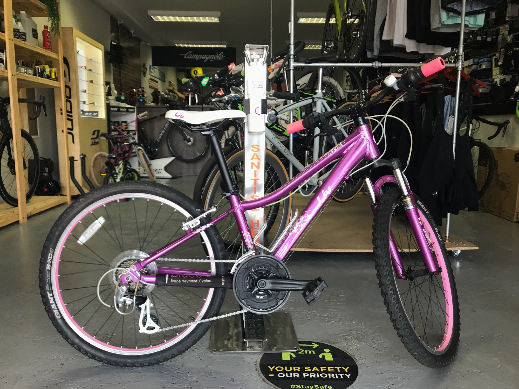 Liv Enchant 24 Kids Bikes Bike Hub