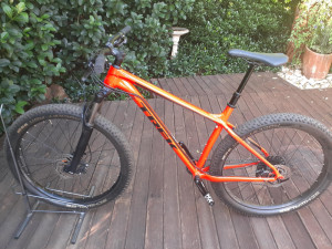 Trek Roscoe 8 -*Large Frame* - As new 