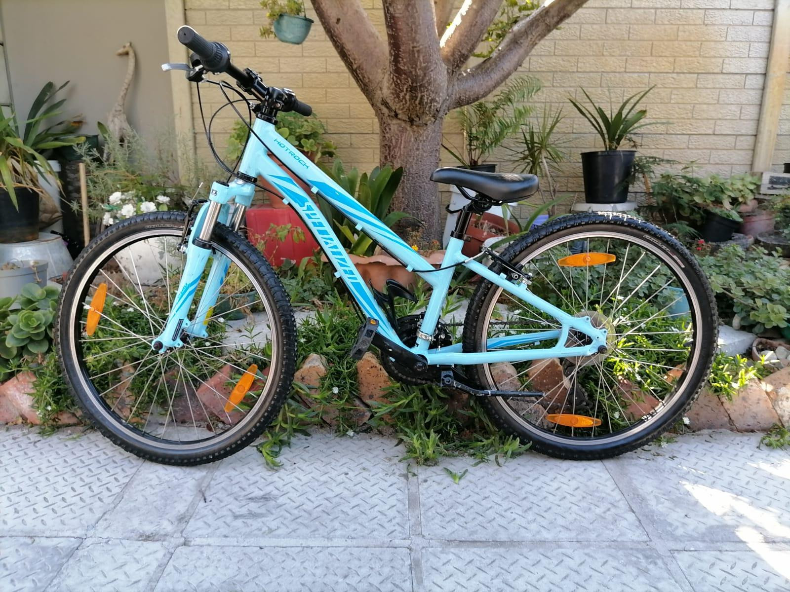 Specialized Hotrock 24 Inch Negotiable | Hardtail Mountain Bikes